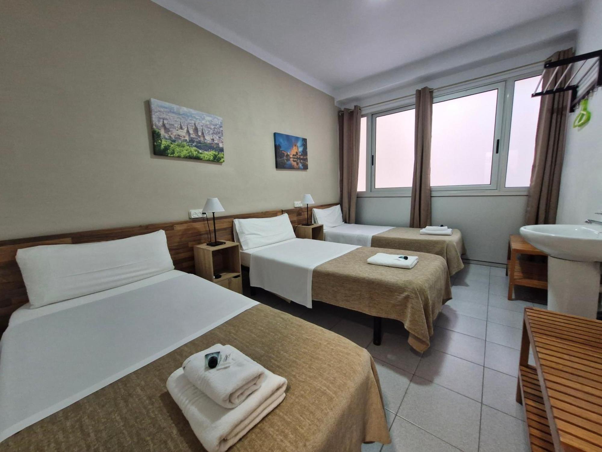 Hostal Elkano Barcelona Bagian luar foto