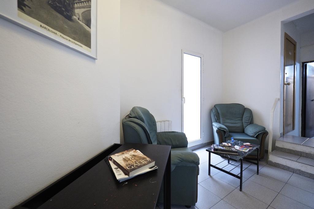 Hostal Elkano Barcelona Bagian luar foto